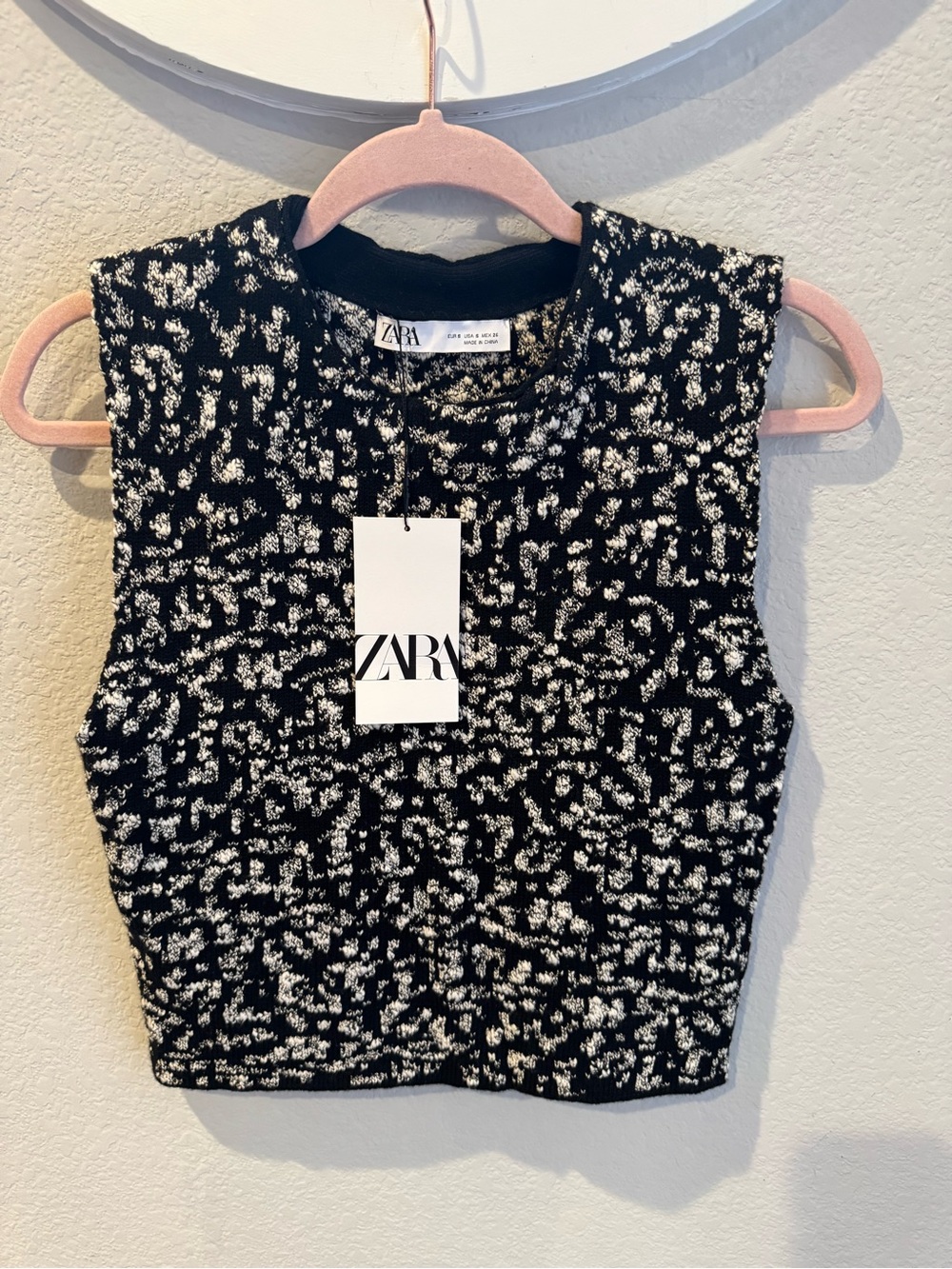 ZARA Black & White Textured Knit Crop Sweater